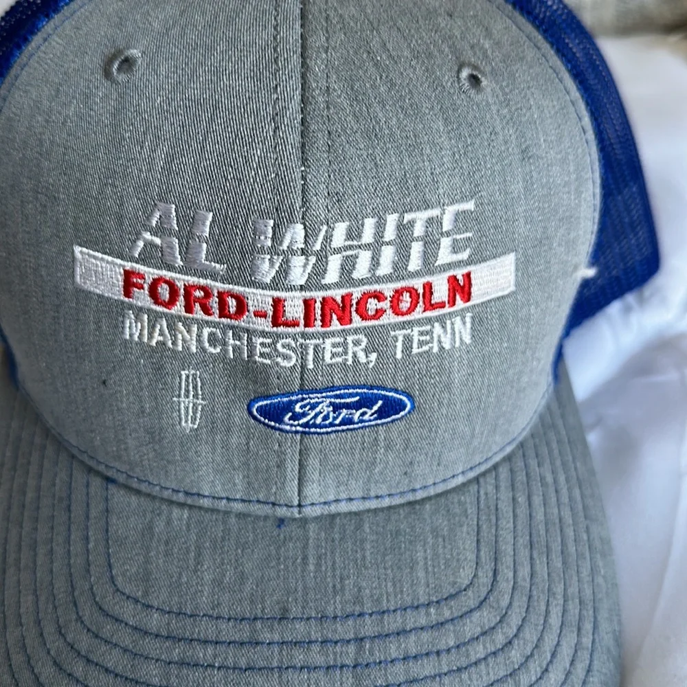 Cap. Never worn - Picture 2 of 4